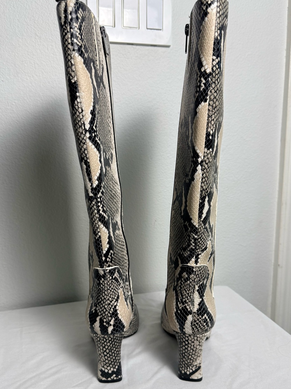 New Vince Camuto Beige and Black Snake-Print Knee Boots - Picture 4 of 9